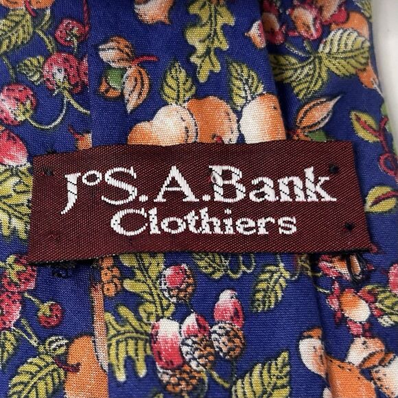 Jos A Bank Vintage 100% Silk Necktie Tie Floral Fruit Print 56 3/4 x 3 1/2 - Picture 3 of 3